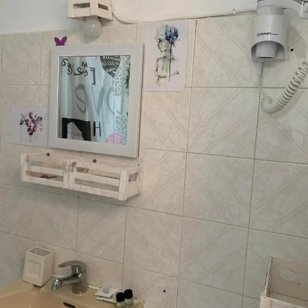 Michael's Garden 아파트호텔 Sidárion